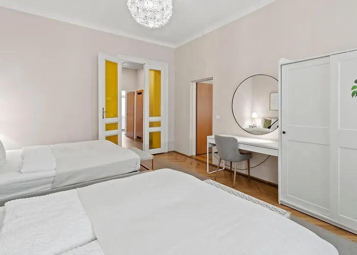 Stylish Und Zentral I 6 Minuten Zur U4 Friedensbruecke *