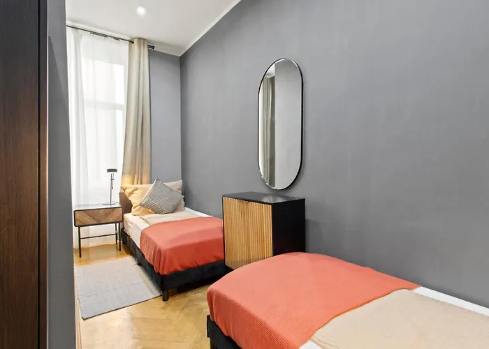 Stylish Und Zentral I 6 Minuten Zur U4 Friedensbruecke *